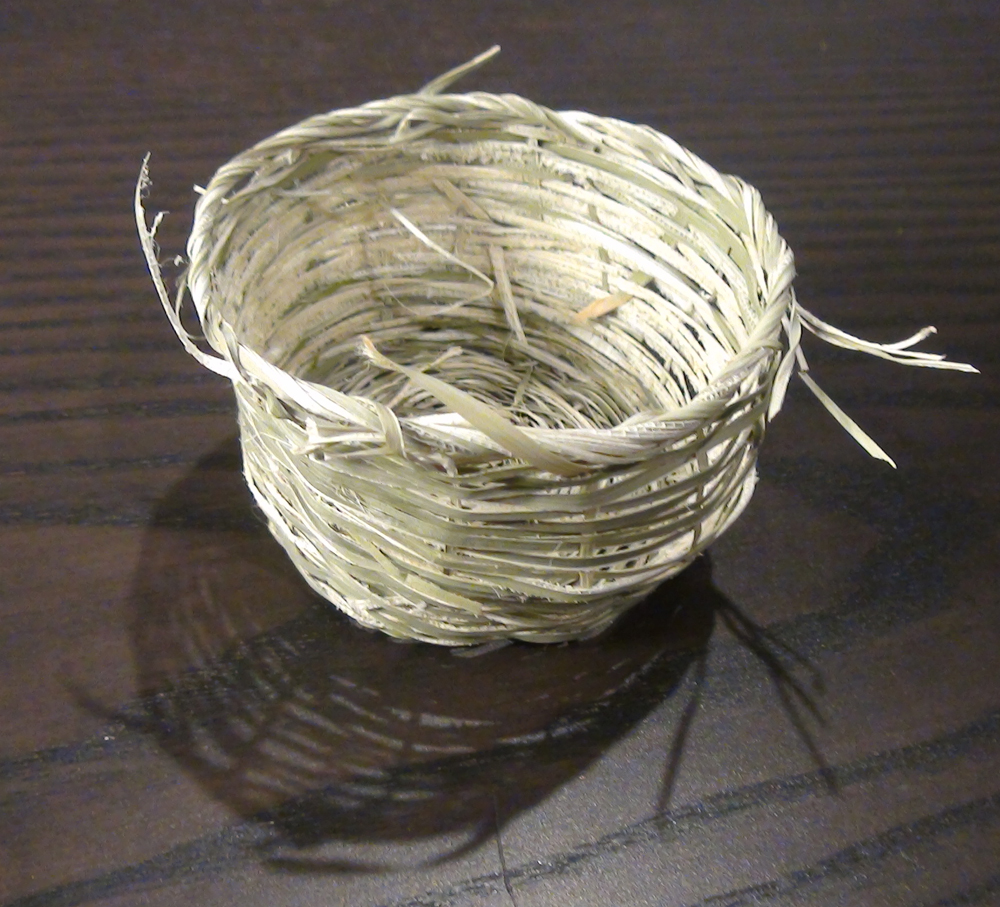 Reed pith thread small basket